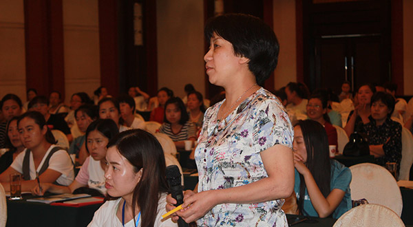 圖11-3-學員與導師互動3-r.jpg 圖11-3-學員與導師互動3-r.jpg