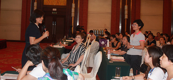 圖11-2-學員與導師互動2-r.jpg 圖11-2-學員與導師互動2-r.jpg